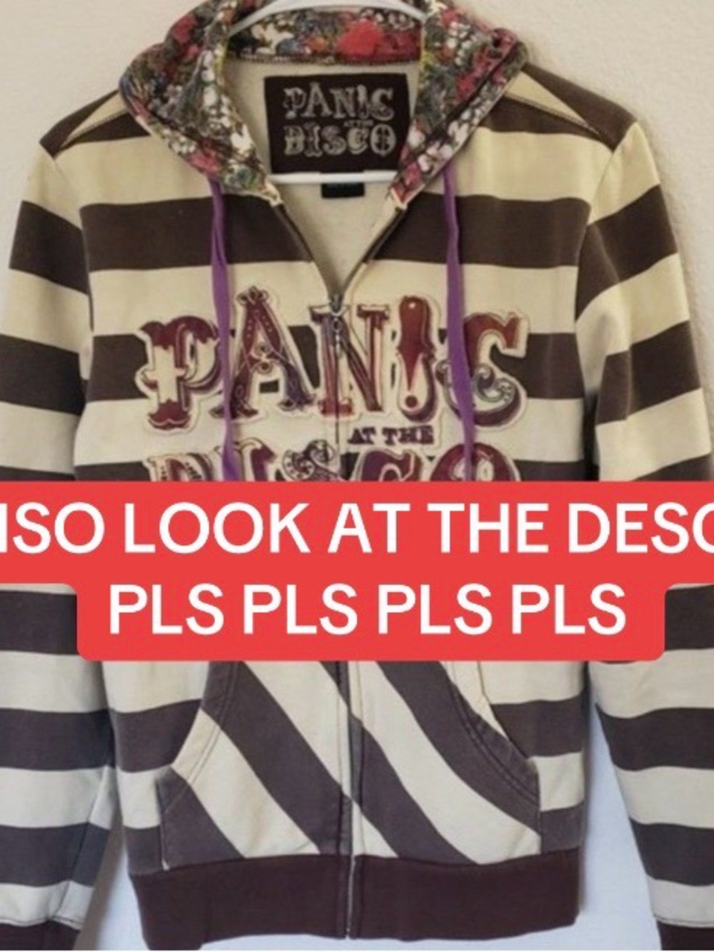 ISO DO NOT BUY panic at the disco LOOK AT DESCRIPTION
